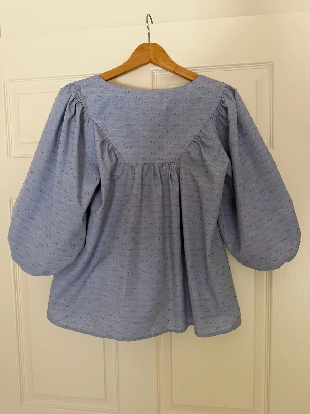 Tuckernuck Pomander Place Chambray Inara Blouse Size Small